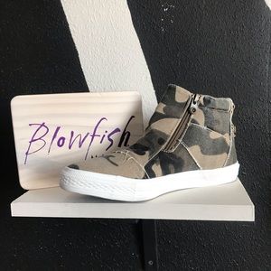 Blow Fish Camo Mid High Zipper Style Shoe :)